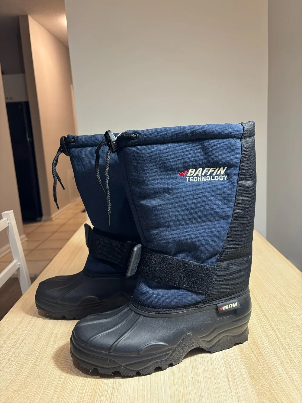Baffin  Navy and Black Insulated Snow Boots